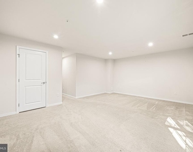 126 Mulberry Drive - Photo Thumbnail 6
