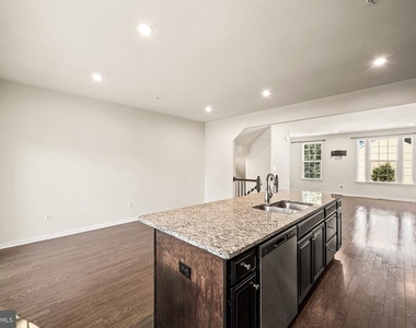 126 Mulberry Drive - Photo Thumbnail 11
