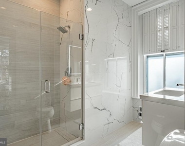 305 S Walnut Street - Photo Thumbnail 13