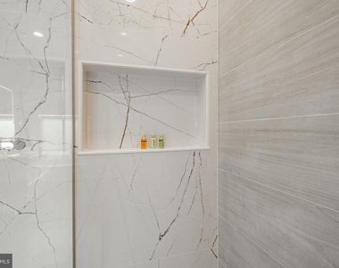 305 S Walnut Street - Photo Thumbnail 17