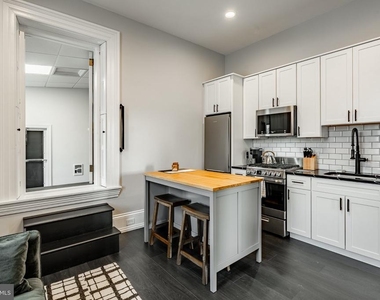 305 S Walnut Street - Photo Thumbnail 2