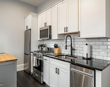 305 S Walnut Street - Photo Thumbnail 1