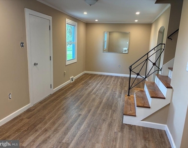 1204 N Bailey Road - Photo Thumbnail 2