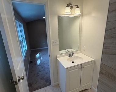 1204 N Bailey Road - Photo Thumbnail 10