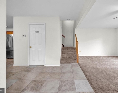 8006 Spruce Mill Dr - Photo Thumbnail 11