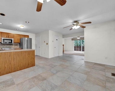8006 Spruce Mill Dr - Photo Thumbnail 4