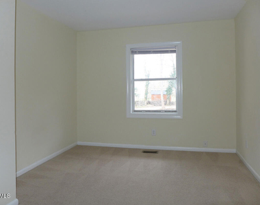 515 S Merritt Mill Road - Photo Thumbnail 9