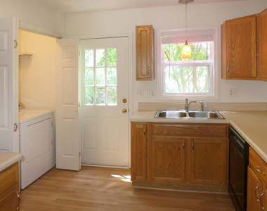 322 Davie Road - Photo Thumbnail 6
