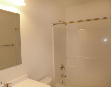 322 Davie Road - Photo Thumbnail 10