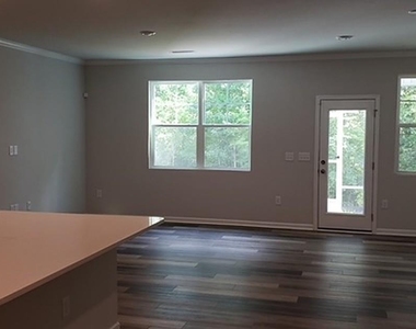 404 Hazy Hls Lane - Photo Thumbnail 4