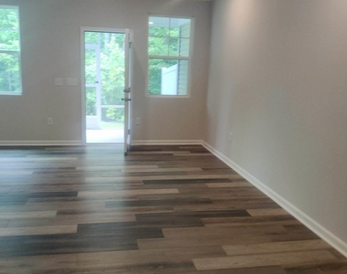 404 Hazy Hls Lane - Photo Thumbnail 5