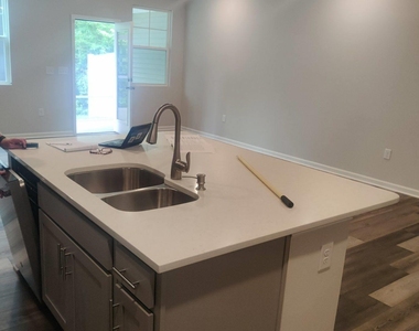 404 Hazy Hls Lane - Photo Thumbnail 3
