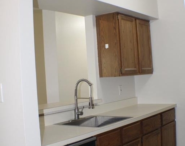 2905 Atkinson Place - Photo Thumbnail 5