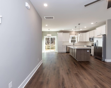 104 Buffalo Drive - Photo Thumbnail 5