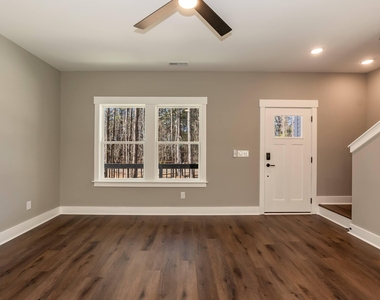 104 Buffalo Drive - Photo Thumbnail 7