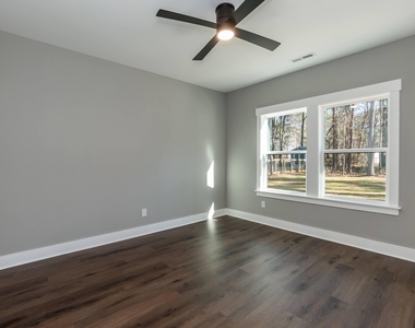 104 Buffalo Drive - Photo Thumbnail 17