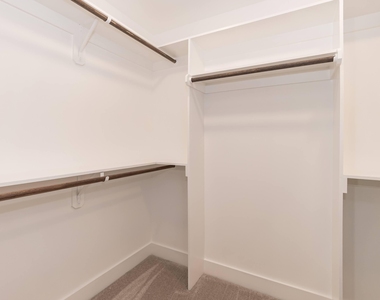 104 Buffalo Drive - Photo Thumbnail 16