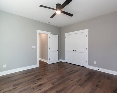 104 Buffalo Drive - Photo Thumbnail 18