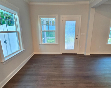 672 Emerald Bay Circle - Photo Thumbnail 11