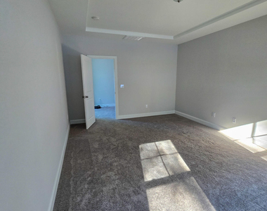 672 Emerald Bay Circle - Photo Thumbnail 25