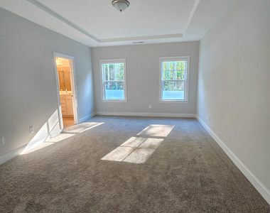 672 Emerald Bay Circle - Photo Thumbnail 23