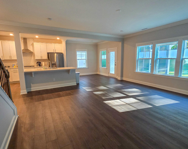 672 Emerald Bay Circle - Photo Thumbnail 8