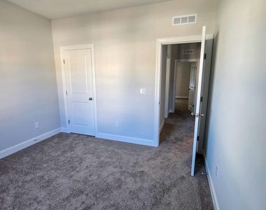 672 Emerald Bay Circle - Photo Thumbnail 39
