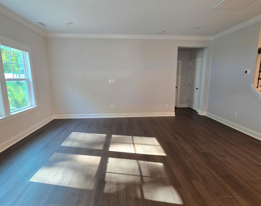 672 Emerald Bay Circle - Photo Thumbnail 9
