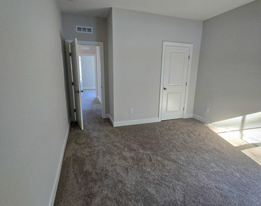 672 Emerald Bay Circle - Photo Thumbnail 43