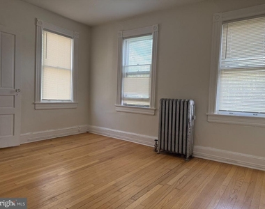 2735 Main Street - Photo Thumbnail 3