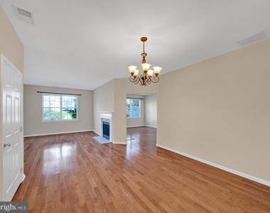 252 Brinley Drive - Photo Thumbnail 6