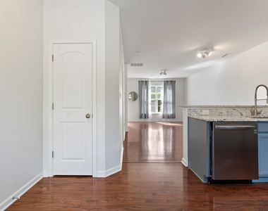 403 Legends Way - Photo Thumbnail 5