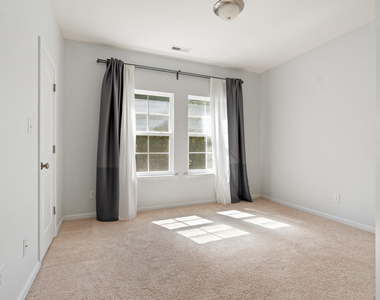 403 Legends Way - Photo Thumbnail 16