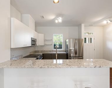 403 Legends Way - Photo Thumbnail 10