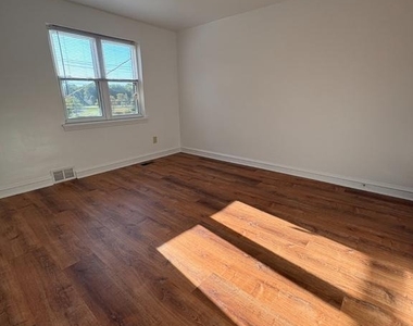 71 S Evergreen Avenue - Photo Thumbnail 4