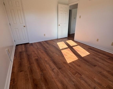 71 S Evergreen Avenue - Photo Thumbnail 7