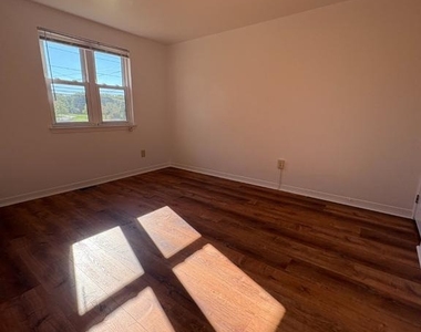 71 S Evergreen Avenue - Photo Thumbnail 6