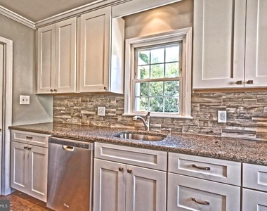 308 Florence Boulevard - Photo Thumbnail 9