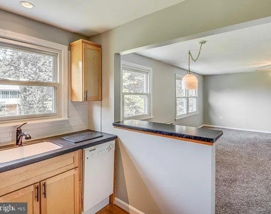 204 Warwick Road - Photo Thumbnail 5