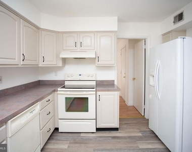 9 N Green Acre Drive - Photo Thumbnail 20