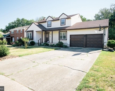 9 N Green Acre Drive - Photo Thumbnail 1