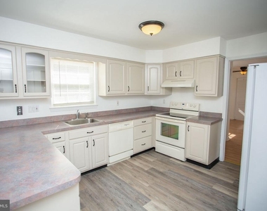 9 N Green Acre Drive - Photo Thumbnail 15