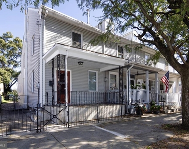 207 Somerset Street - Photo Thumbnail 1