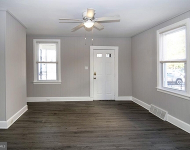 207 Somerset Street - Photo Thumbnail 9