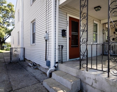 207 Somerset Street - Photo Thumbnail 4
