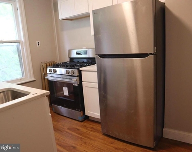 208 Linden Avenue - Photo Thumbnail 4