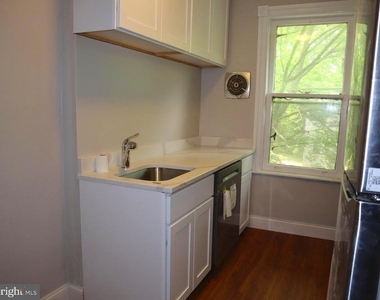 208 Linden Avenue - Photo Thumbnail 3