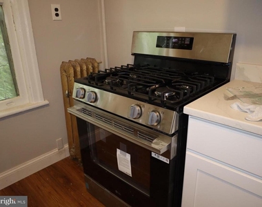 208 Linden Avenue - Photo Thumbnail 5