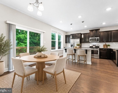 33 Sullivan Way - Photo Thumbnail 2
