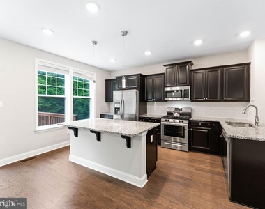 33 Sullivan Way - Photo Thumbnail 14